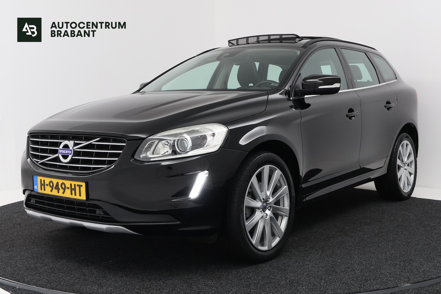 Volvo XC60 - 2.0 T6 Polar+ (PANORAMADAK, TREKHAAK, CAMERA, XENON, PDC, STOELVERWARMING, PARKEERSENSOREN - AutoWereld.nl