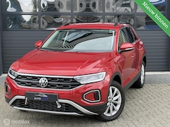 Volkswagen T-Roc - 1.5 TSI Life Edition | ACC | Camera | Carplay