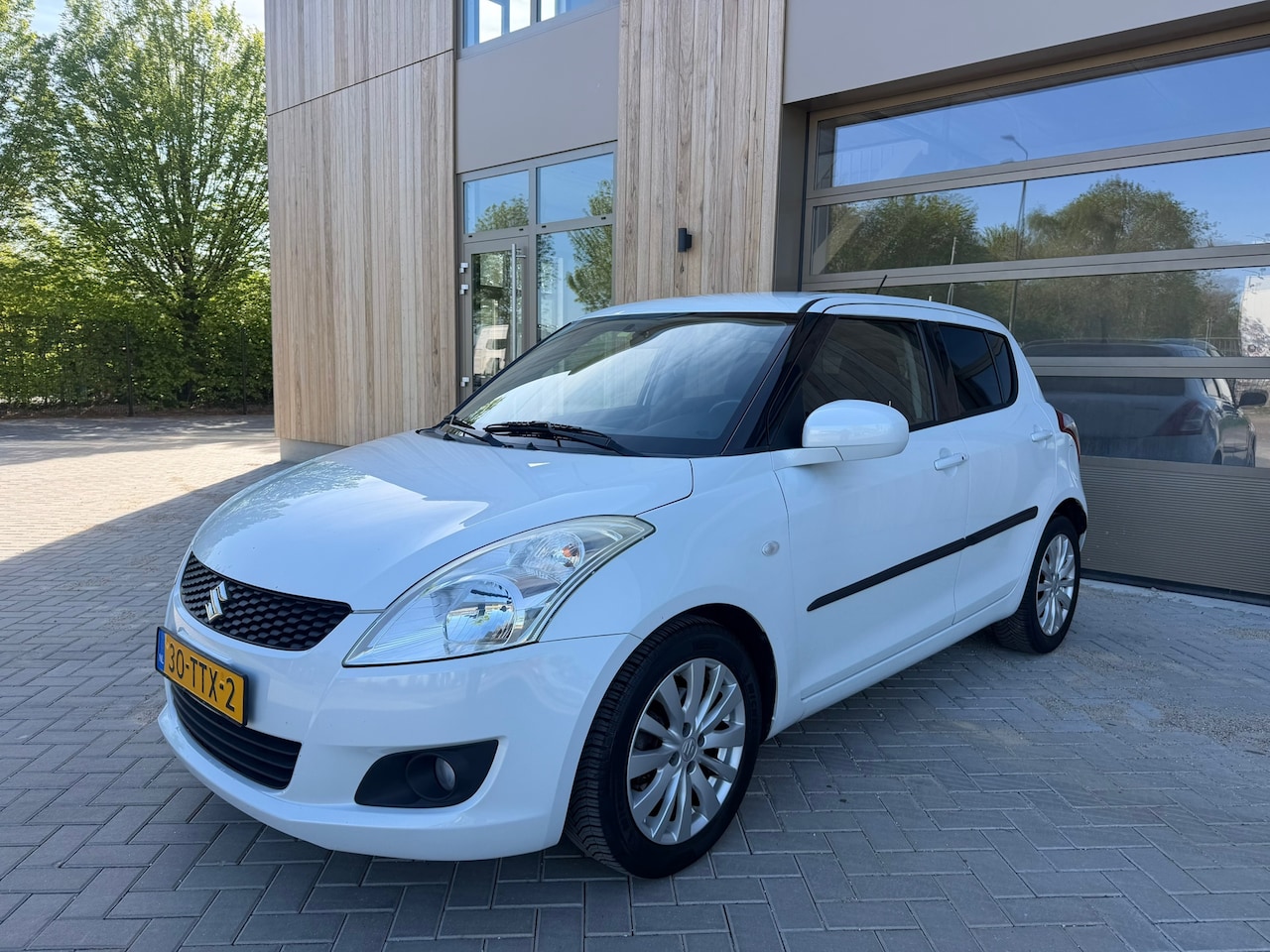 Suzuki Swift - 1.2 Exclusive EASSS 1.2 Exclusive EASSS - AutoWereld.nl