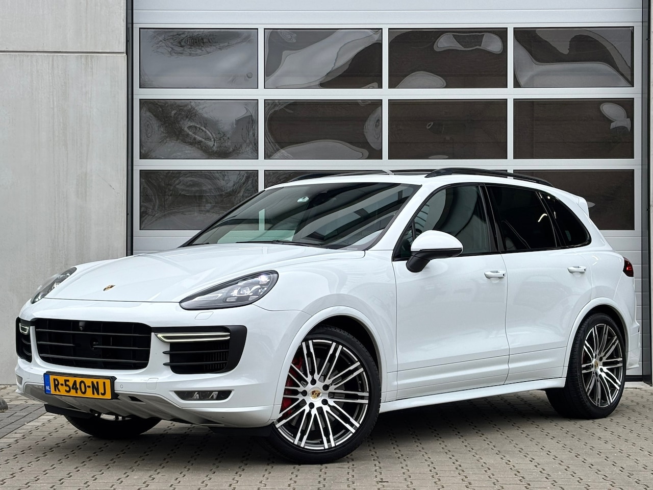 Porsche Cayenne - 3.6 GTS Carbon Carplay Trekhk. 21inch Pano - AutoWereld.nl