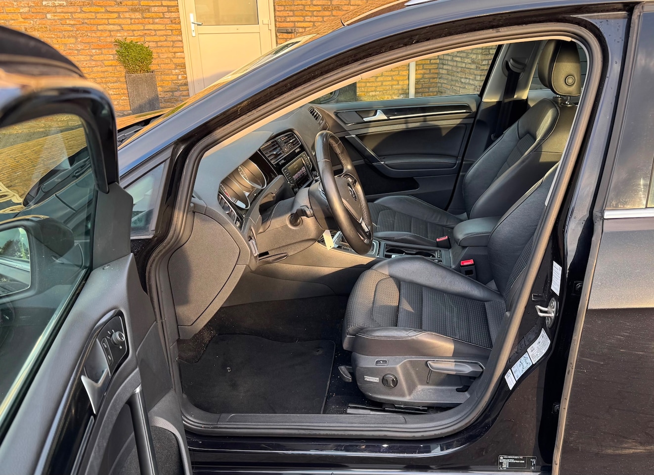 Volkswagen Golf Variant - 1.6 TDI Bj 2016 Automaat - AutoWereld.nl