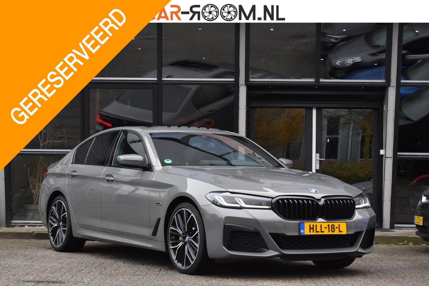 BMW 5-serie - 530e M-Sport Lane Pano Camera 20" HK - AutoWereld.nl