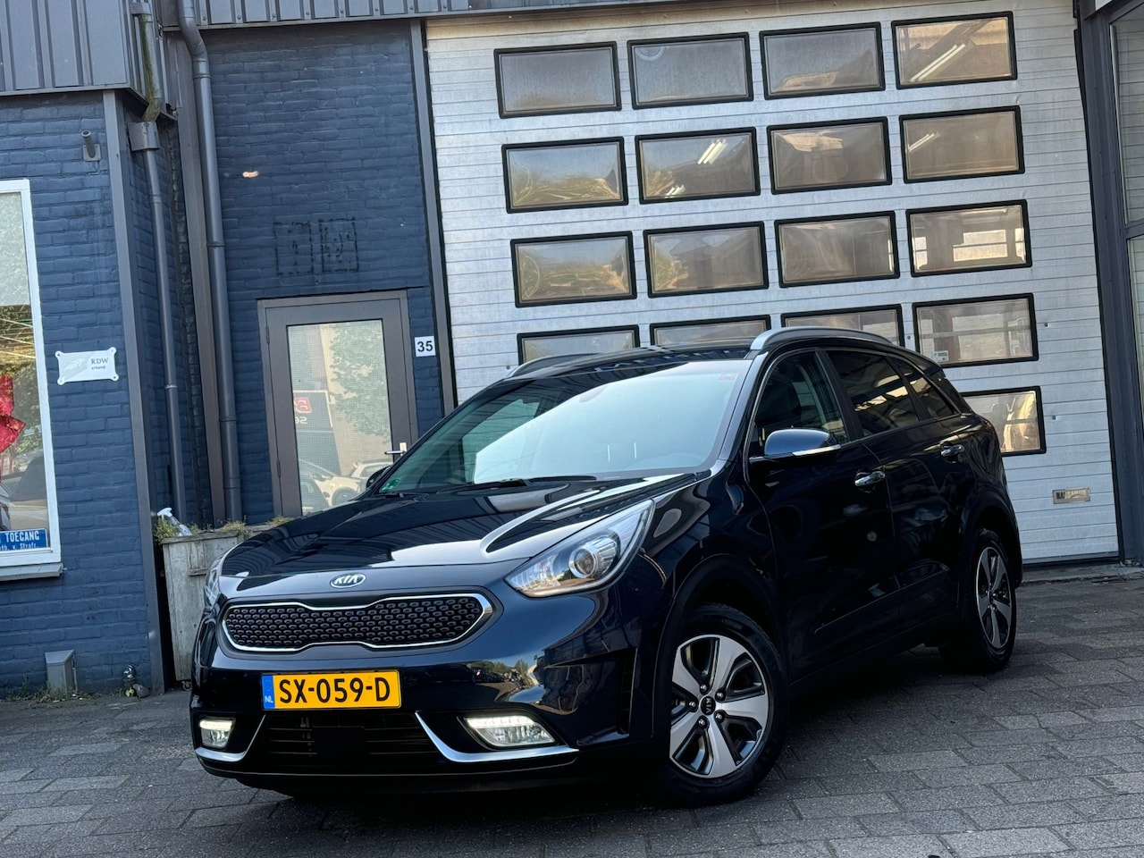 Kia Niro - 1.6 GDi Hybrid BusinessLine| Clima | Navi | Camera | Automaat - AutoWereld.nl