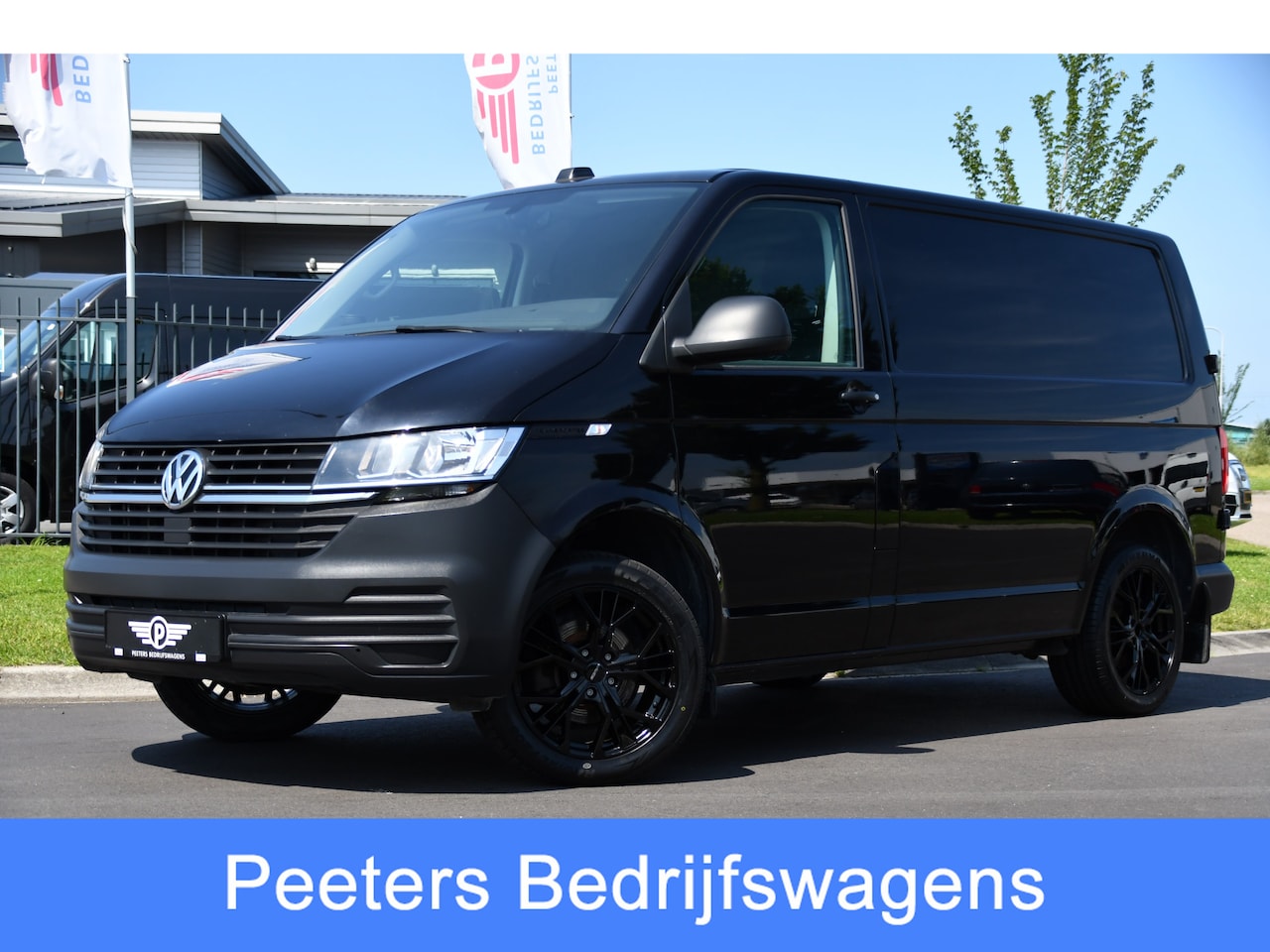 Volkswagen Transporter - 2.0 TDI L1H1 30 Black Edition Cruise, Carplay, 150PK, Automaat, Standkachel, Stoelverwarmi - AutoWereld.nl
