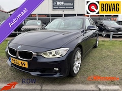 BMW 3-serie - 320i Executive AUTOMAAT/NAVIGATIE/18''LMV
