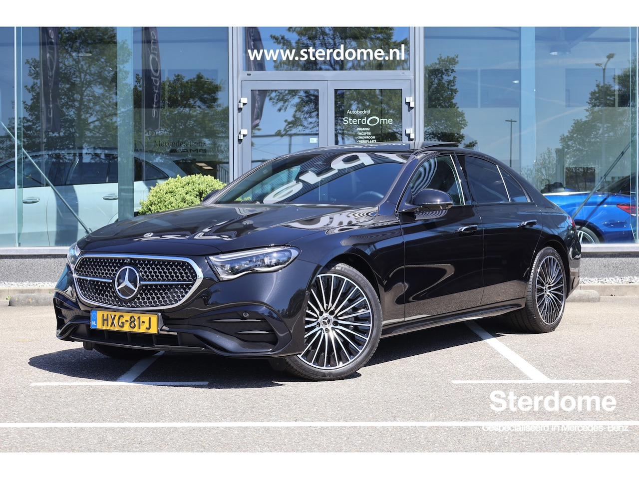 Mercedes-Benz E-klasse - 300 e AMG Line l Panoramadak l 360 Camera l Head-up l DISTRONIC l Night pakket lBurmester - AutoWereld.nl