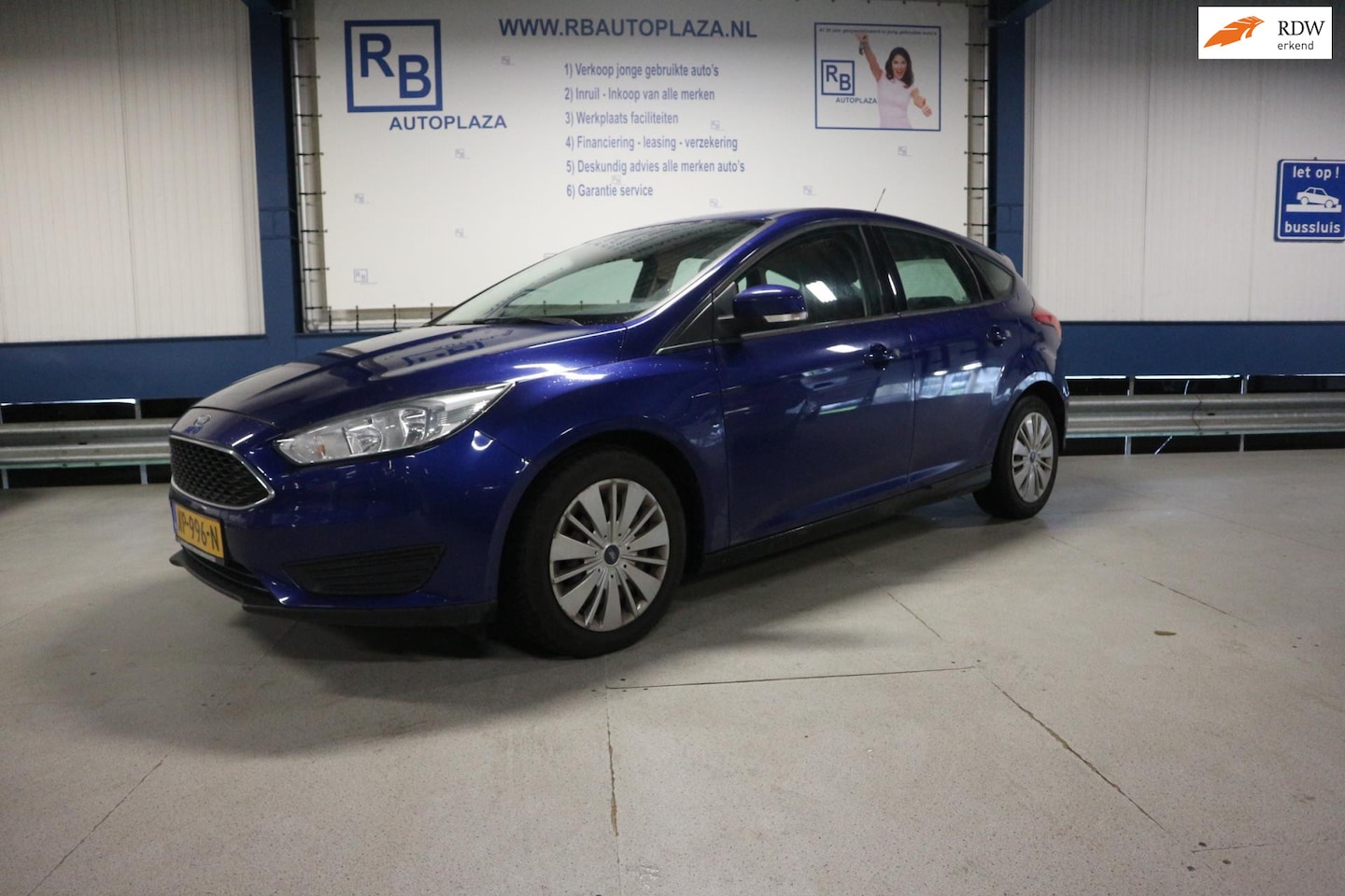 Ford Focus - 1.0 / NW MODEL / 12 MAANDEN GARANTIE ! ! - AutoWereld.nl