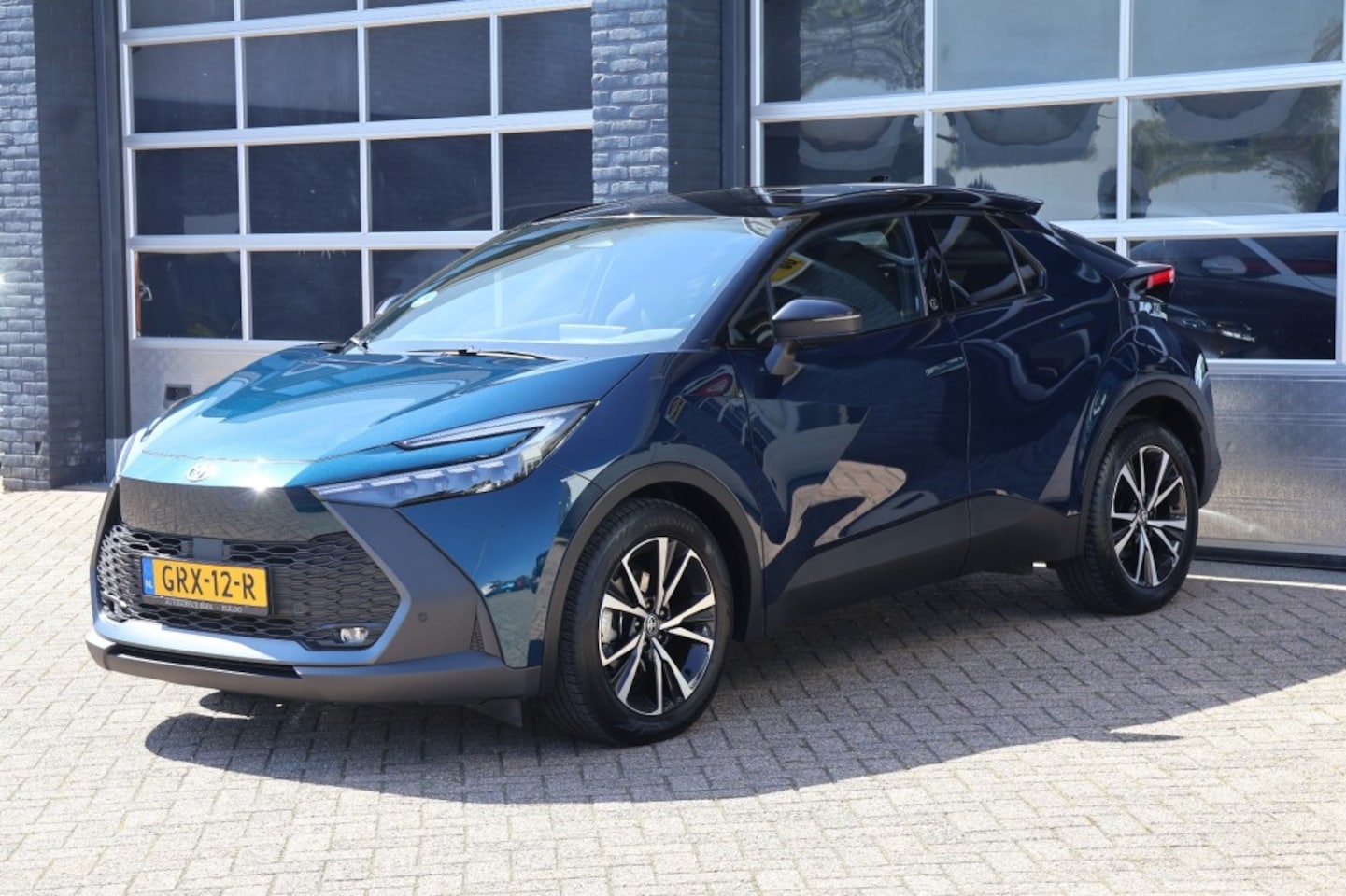 Toyota C-HR - 1.8 Hybrid team D uitvoering, 1e eigenaar, dealer onderhouden - AutoWereld.nl