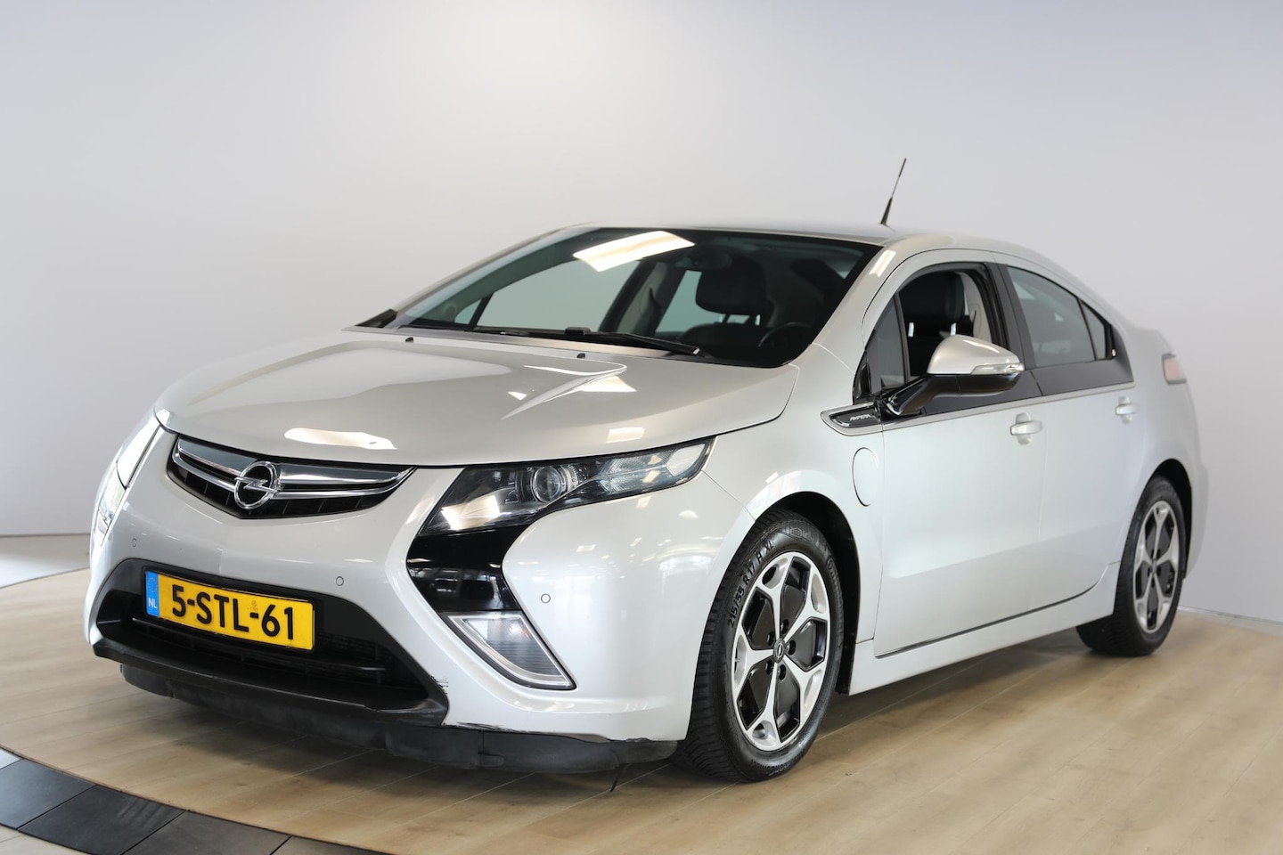 Opel Ampera - 1.4 | Plug-in | Camera | Leer - AutoWereld.nl