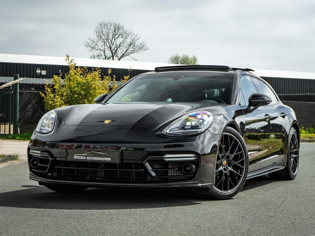 Porsche Panamera Sport Turismo - 2.9 4 E-Hybrid Platinum Edition Sport Design|Chrono|Softclose|BOSE sound|Keyless|Alcantara - AutoWereld.nl