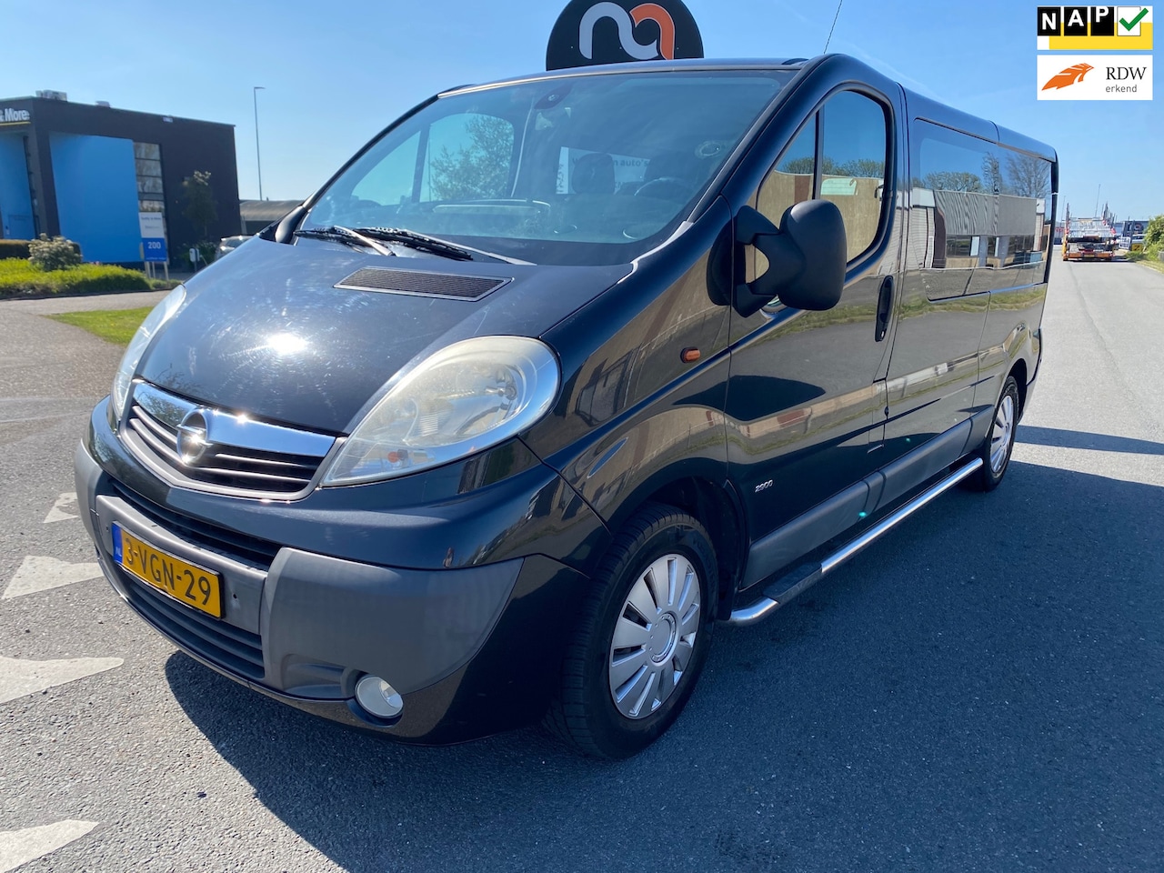 Opel Vivaro - | 2010 | 2.5 CDTI L2H1 D.C | APK | Automaat - AutoWereld.nl