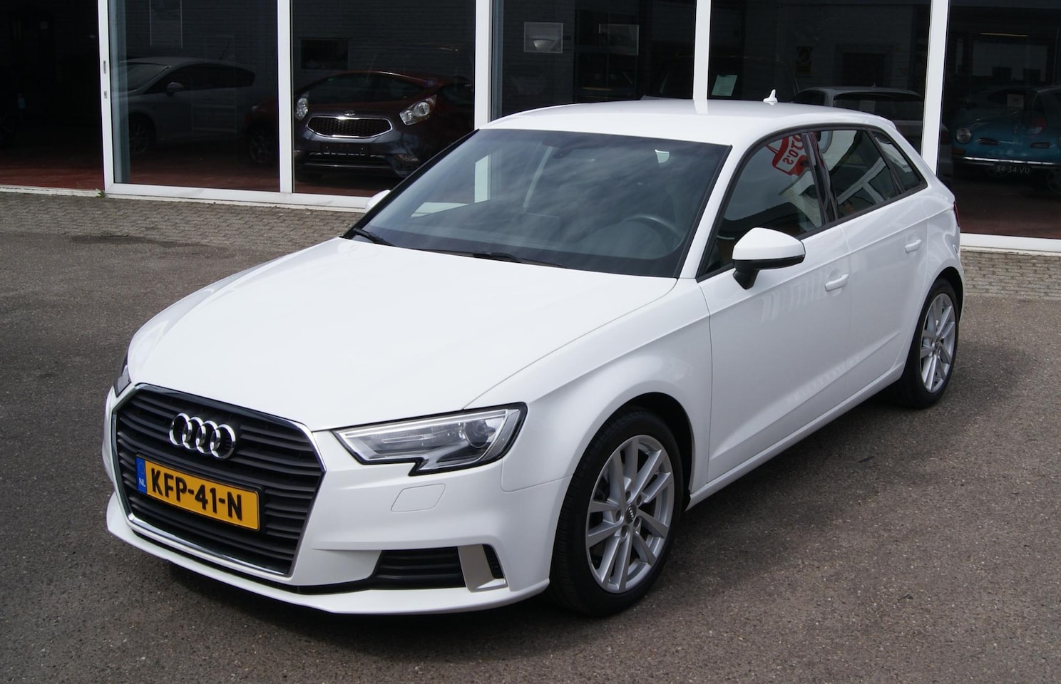 Audi A3 Sportback - 1.0 TFSI Sport Navi,Pdc,Airco,Sportstoelen,RIJKLAARPRIJS!! - AutoWereld.nl