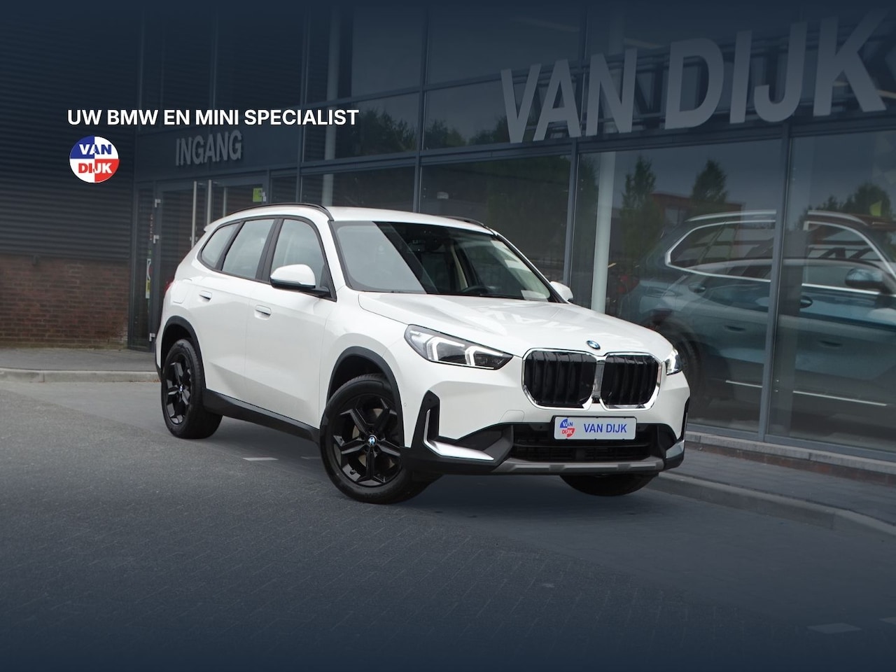 BMW X1 - xDrive23i Head-Up-Live Cockpit Pro-Parkeerhulp Plus-Pro pakket-Ada Ledkoplamp-18''LM Velge - AutoWereld.nl