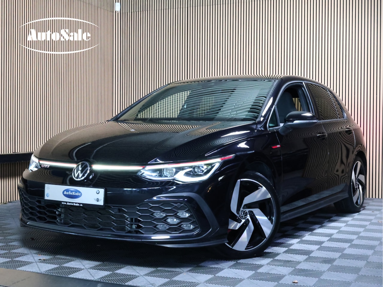 Volkswagen Golf - 2.0 TSI GTI 19000 km FULL OPTIONS !! 2023 - AutoWereld.nl