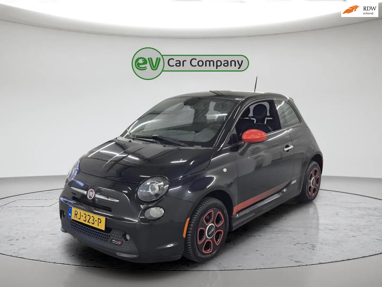 Fiat 500e - 24kwh | Leder | Climate Control | Stoelverwarming | Parkeersensoren | All-seasons - AutoWereld.nl
