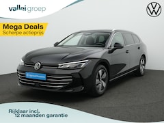 Volkswagen Passat Variant - 1.5 eTSI 150 pk DSG Business | Trekhaak | 360 camera | Leder/alcantara | Stuur-/stoelverwa