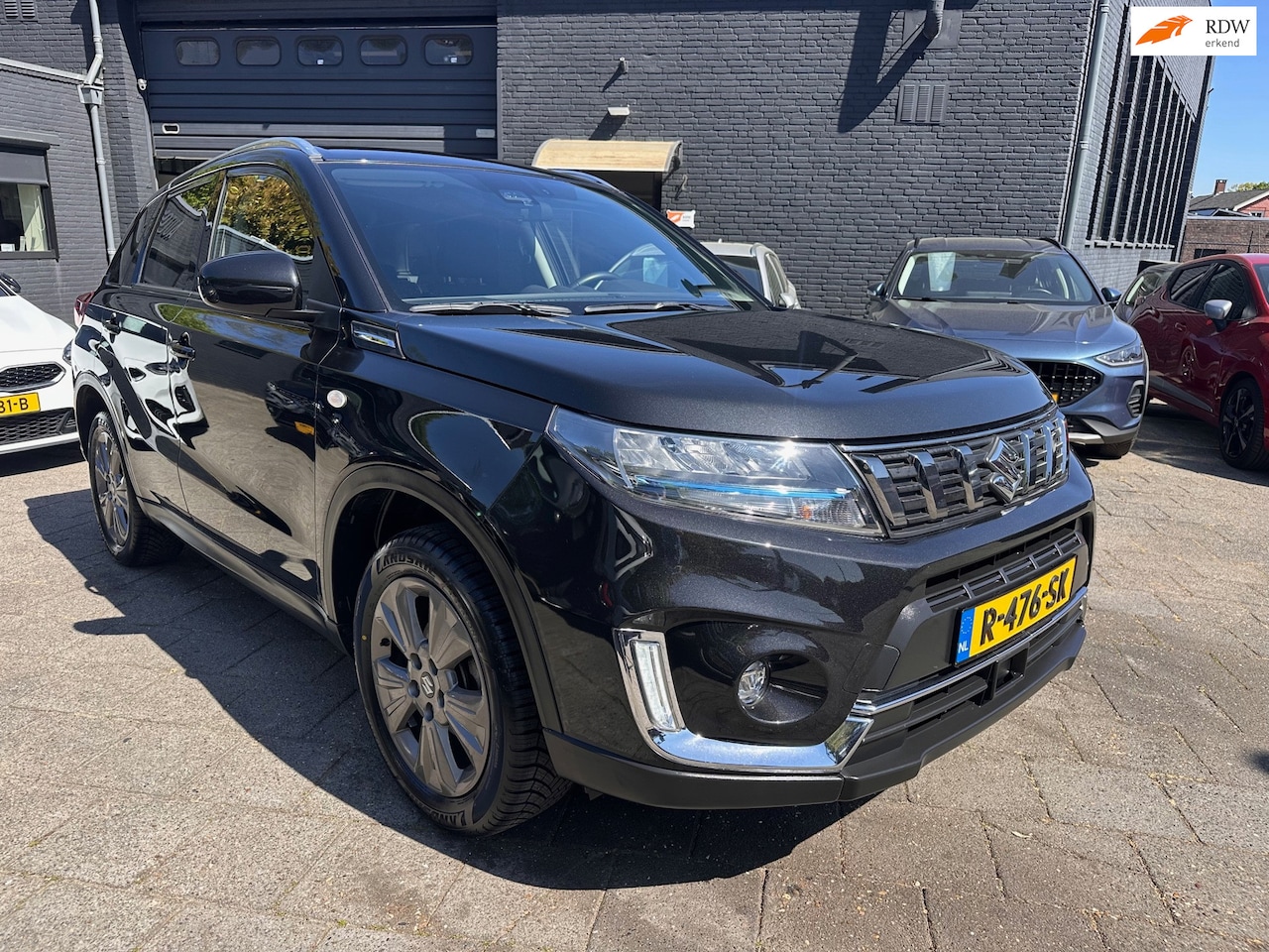 Suzuki Vitara - 1.5 Hybrid 116pk|Aut|Navi|Camera|Key-Less - AutoWereld.nl