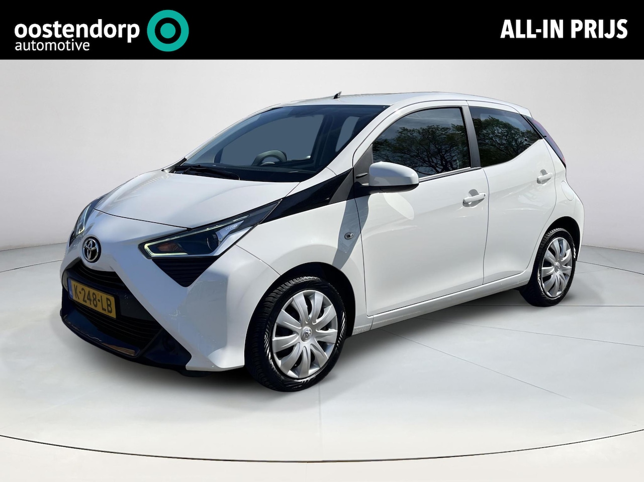 Toyota Aygo - 1.0 VVT-i x-play | 5 deurs | Carplay | Airco | Parkeercamera | - AutoWereld.nl