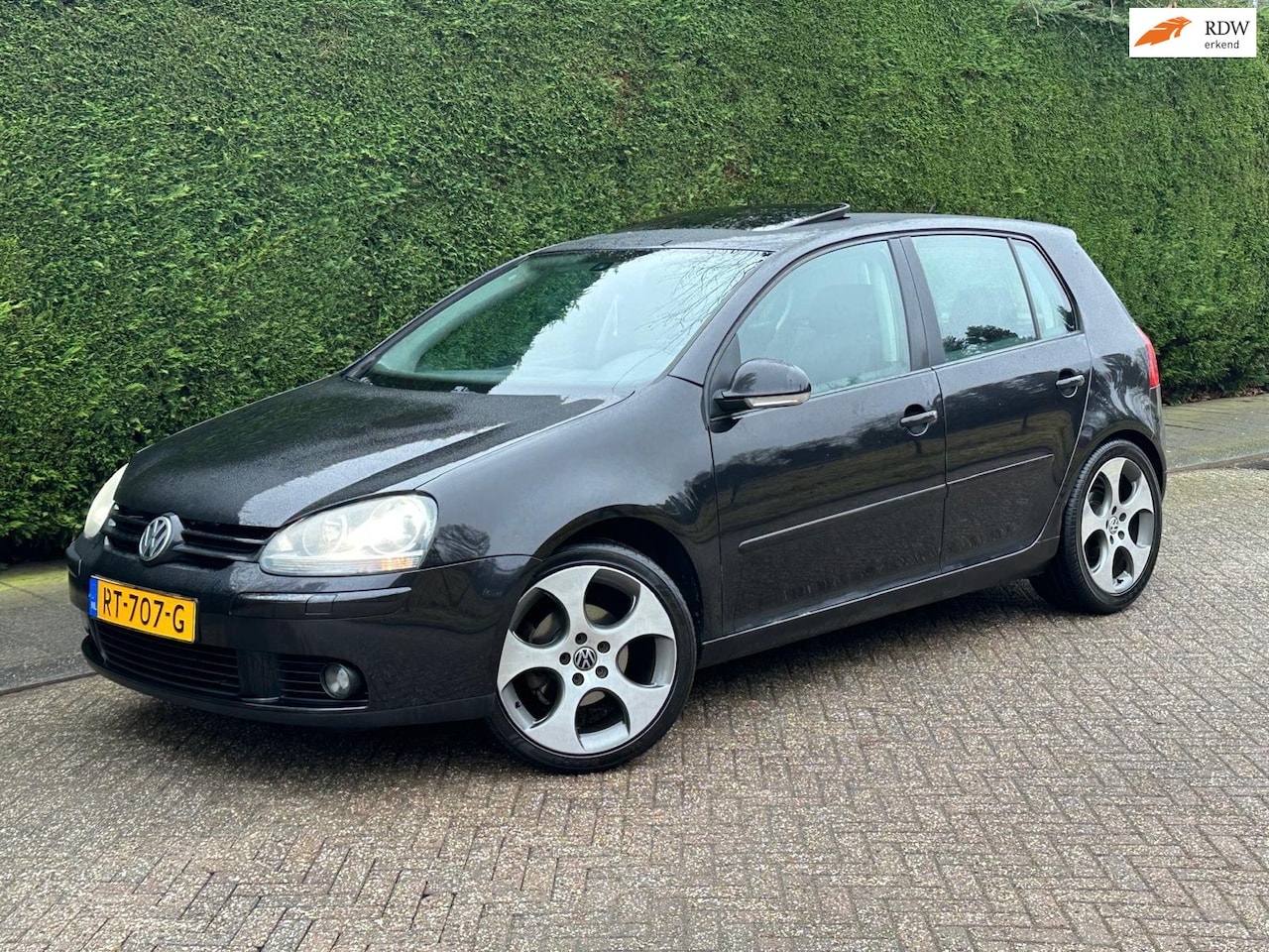 Volkswagen Golf - 1.6 FSI /6BAK/PANO/XENON/LEER+S-VRWRMNG/RIJDTGOED!/ - AutoWereld.nl