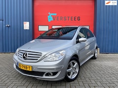 Mercedes-Benz B-klasse - 200 Automaat | Trekhaak | Stoelverwarming