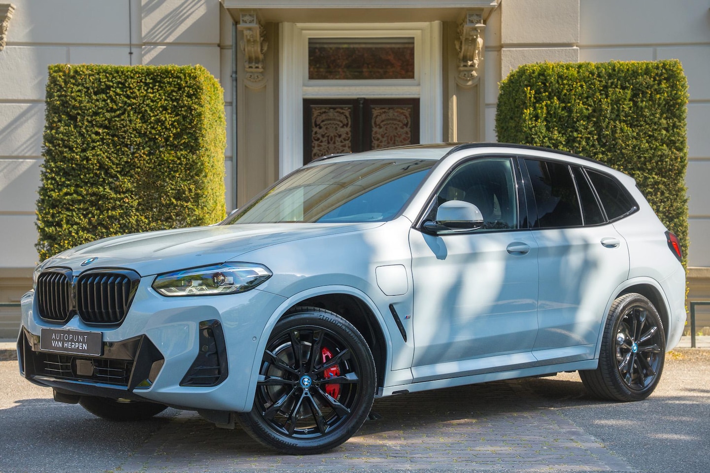 BMW X3 - xDrive30e High Executive TREKHAAK | PANO | 360 CAM | ADAPTIVE | H&K | HUD - AutoWereld.nl