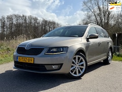 Skoda Octavia Combi - 1.4 TSI Greentech Elegance Businessline / NL Auto / Automaat / Airco / Navi / Elektrische
