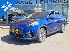 Kia e-Niro - DynamicPlusLine 64 kWh | SOH: 94, 7% | Schuifdak | Trekhaak | LED | Adaptive CC | Navi | C