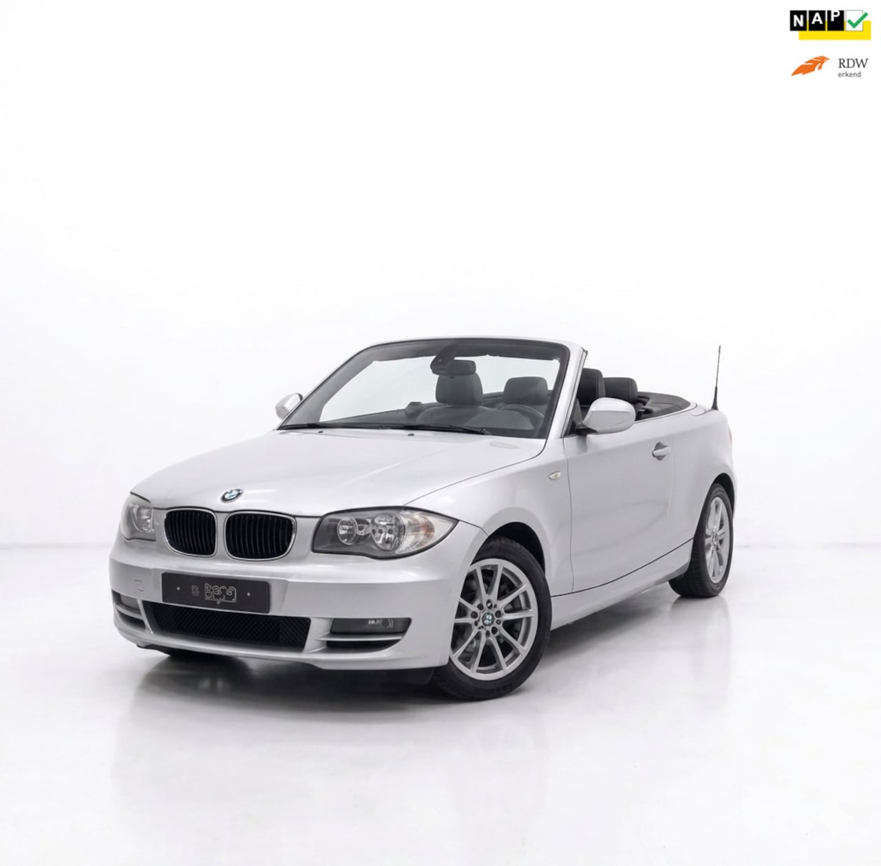 BMW 1-serie Cabrio - 118i Executive AUTOMAAT LEDER CLIMA NAP NIEUWE APK! - AutoWereld.nl