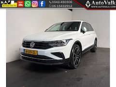 Volkswagen Tiguan - 1.5 TSI Life Business.Trekhaak
