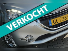 Peugeot 208 - 1.2 110PK Allure - Gris Aluminium - Navigatie/Bleutooth/LMV