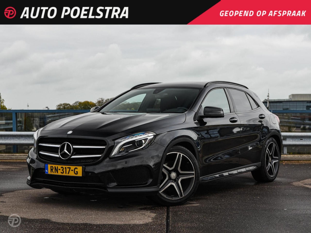 Mercedes-Benz GLA-Klasse - 180 AMG Night Edition Plus | Aut. | Stoelverwarming | Bi-xenon | Navigatie | 19" - AutoWereld.nl