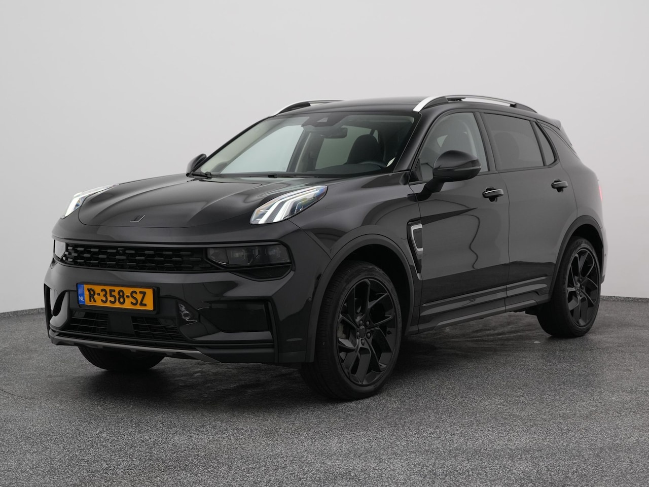 Lynk & Co 01 - 1.5 Plug-in Hybrid | 360° | VOL LEDER | BLACK | NLD AUTO - AutoWereld.nl