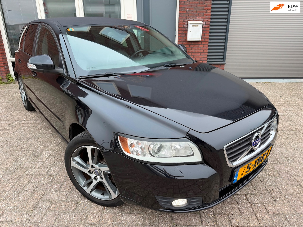 Volvo V50 - 1.6 D2 S/S Limited Edition / Navi / Leder / PDC / Cruise / NAP - AutoWereld.nl