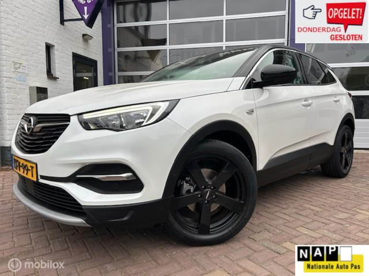 Opel Grandland X - 1.2 Turbo Innovation * AUTOMAAT * NAVIGATIE - AutoWereld.nl
