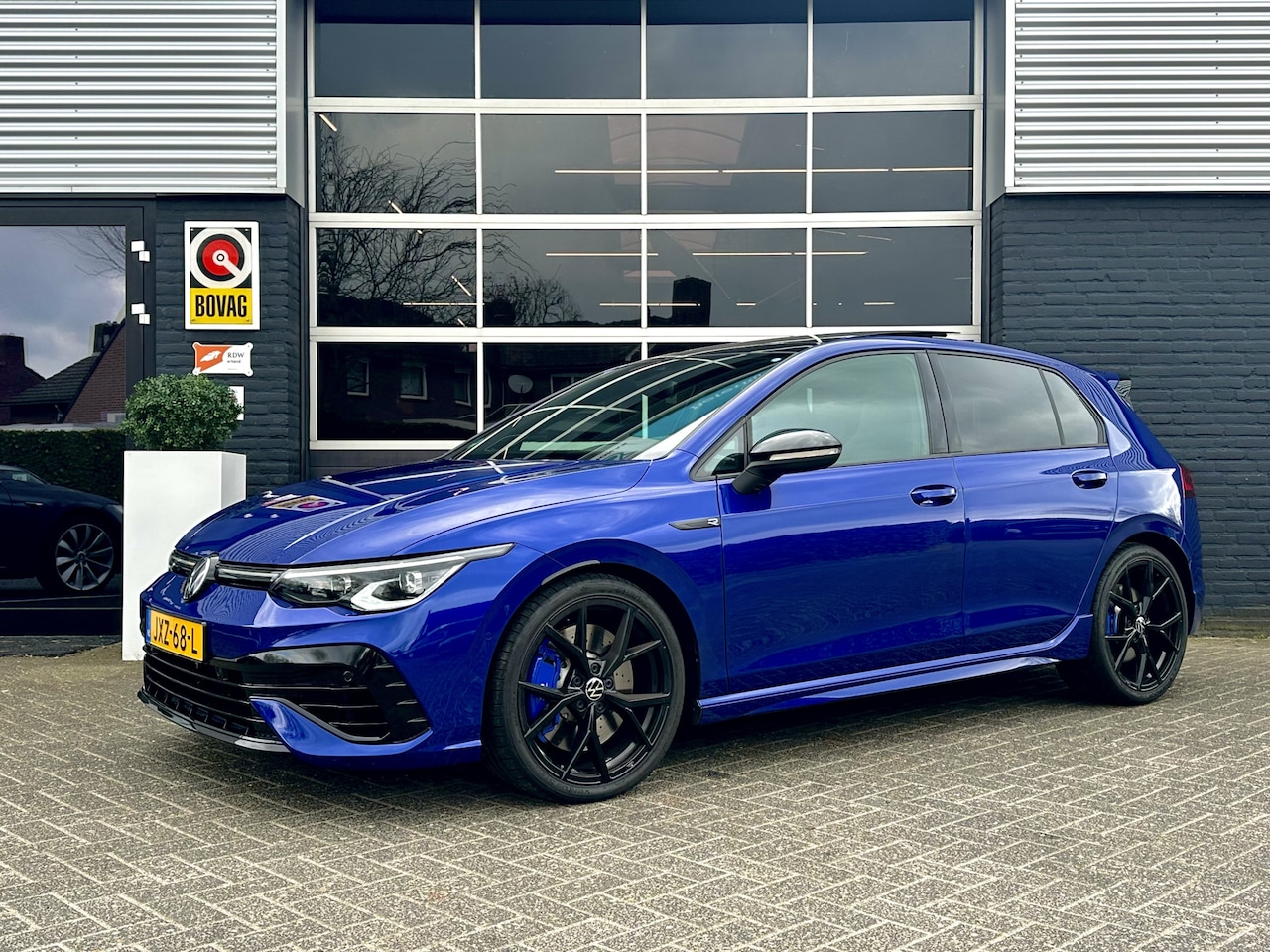 Volkswagen Golf - 2.0 R 4-Motion 2.0 R 4Motion, 333 PK, Akrapovic, Head Up, H&K, Pano, 20 Jahre, IQ - AutoWereld.nl