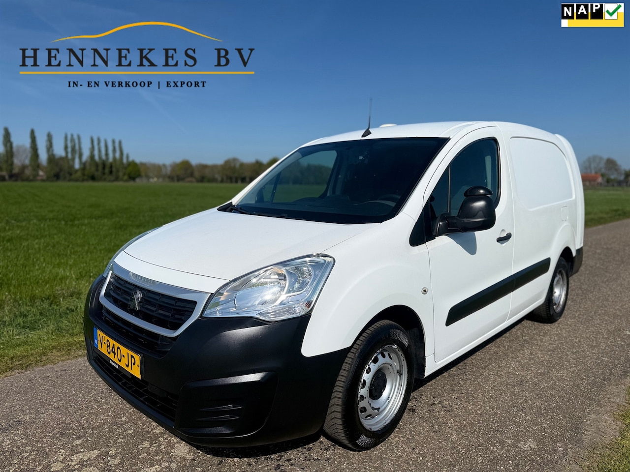 Peugeot Partner - 122 1.6 BlueHDi 100 L2 Pro S&S camera navi - AutoWereld.nl