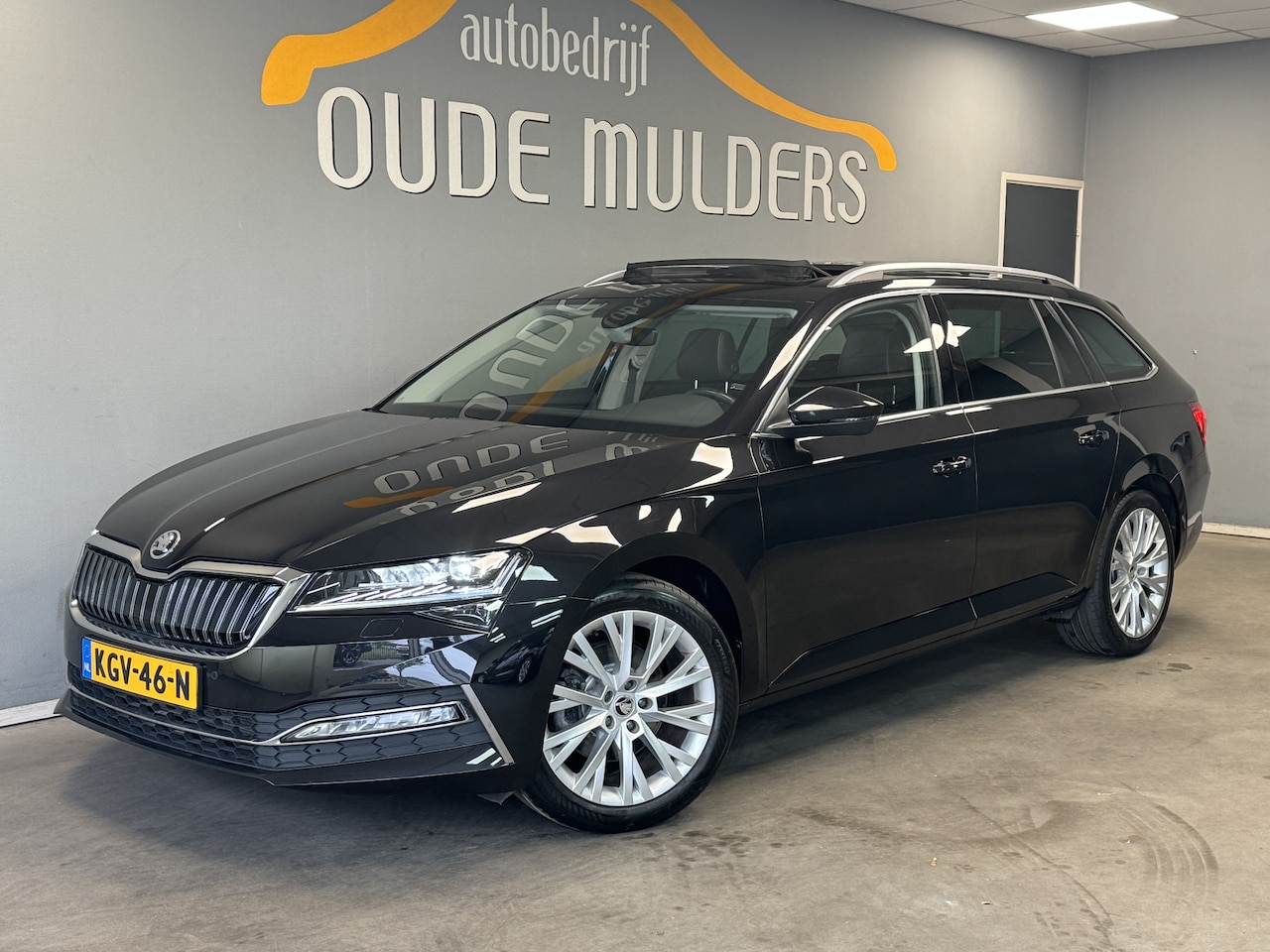 Skoda Superb Combi - 1.4 TSI iV Memory/Trekhaak/ACC/Pano/Carplay/Stoelverwarming - AutoWereld.nl