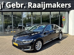Volkswagen Passat - 1.4 TSI GTE Connected Series Plus*Schuifdak*LED