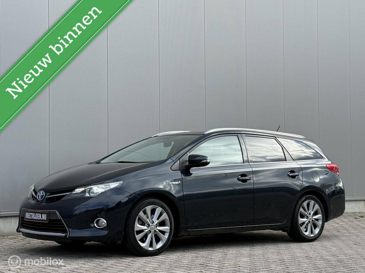 Toyota Auris - Touring 1.8 Hybrid | panorama dak | trekhaak - AutoWereld.nl