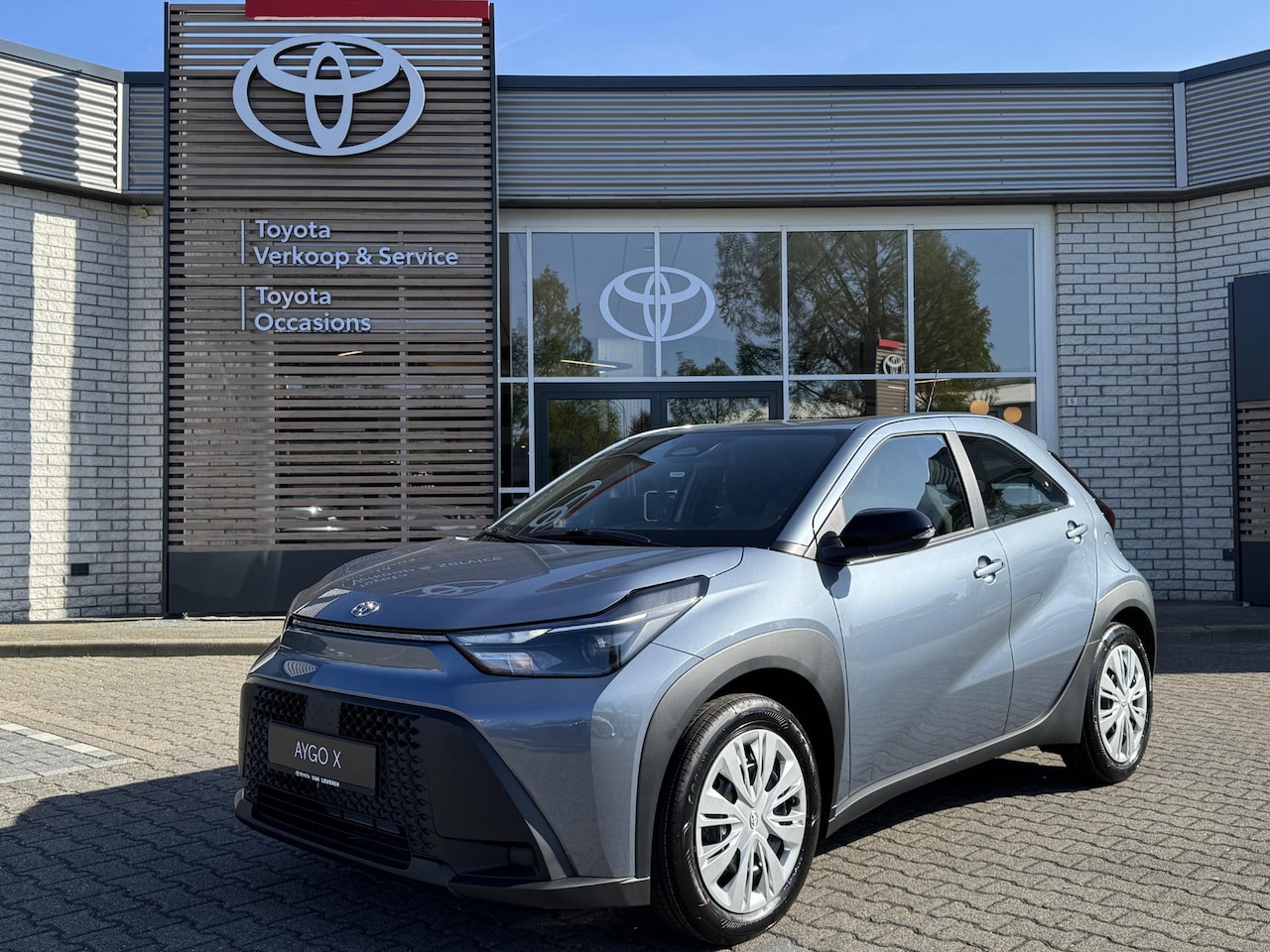 Toyota Aygo X - HYBRID 115 PLAY NIEUW DIRECT LEVERBAAR! CLIMA AD-CRUISE CAMERA APPLE/ANDROID EL-RAMEN/SPIE - AutoWereld.nl