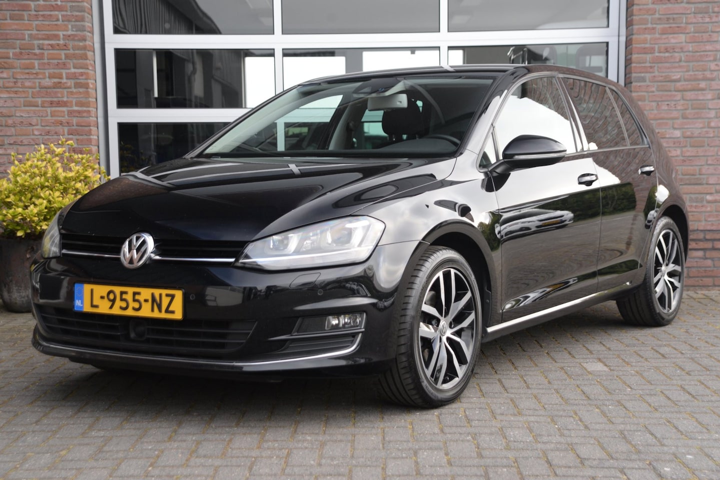 Volkswagen Golf - 1.4 TSI Highline | Camera | ACC | Sportstoelen | Zuigermodificatie | - AutoWereld.nl