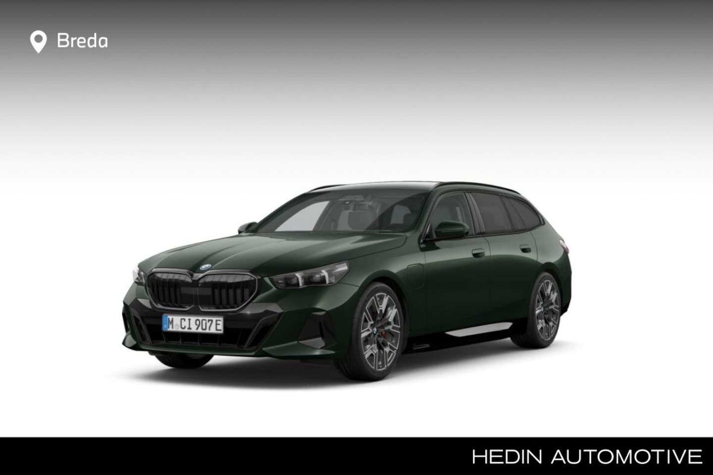 BMW 5-serie Touring - 530e M Sport Edition | M Sport Pro | Trekhaak | Pano | Comfort Stoelen | Individual kleur - AutoWereld.nl