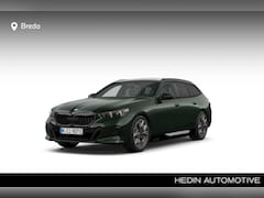 BMW 5-serie Touring - 530e M Sport Edition | M Sport Pro | Trekhaak | Pano | Comfort Stoelen | Individual kleur
