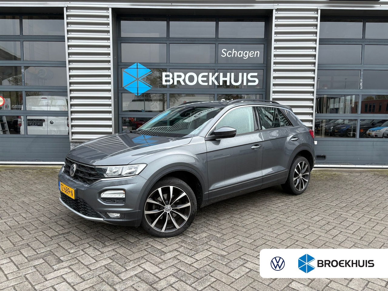 Volkswagen T-Roc - 1.5 TSI 150 pk Style | Trekhaak | Apple Carplay | Climatronic | Navigatie | Led verlichtin - AutoWereld.nl