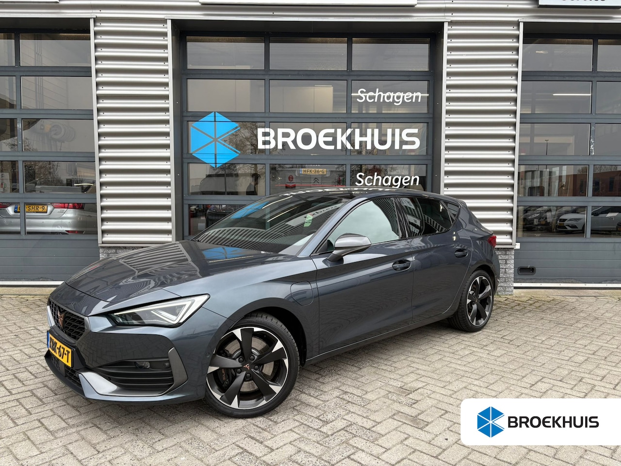 CUPRA Leon - 1.4 e-Hybrid 245pk VZ Performance | Camera | Elektrische Stoel | Panoramadak | - AutoWereld.nl