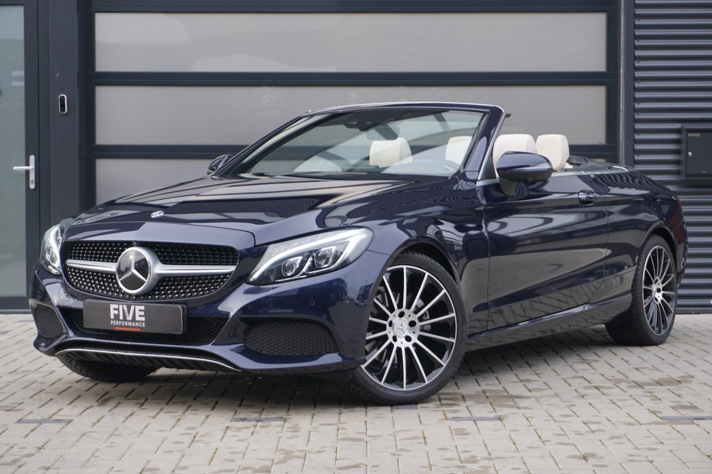 Mercedes-Benz C-klasse Cabrio - 200 Premium Plus Burmester / 360 Camera / Ad. Cruise / Nek & Stoel Verw. - AutoWereld.nl