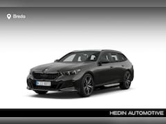 BMW 5-serie Touring - 530e M Sport Edition | M Sport Pro | 20 Inch | Trekhaak | Pano | 360 Cam | Comfort Stoelen