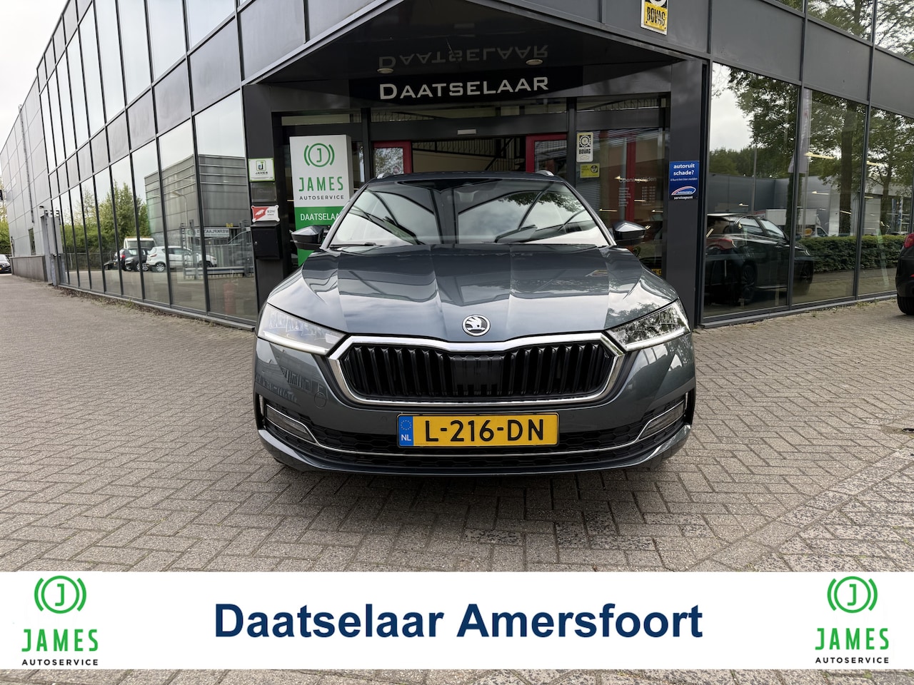 Skoda Octavia Combi - 1.5 e-TSI Business Edition Automaat Trekhaak camera navi - AutoWereld.nl