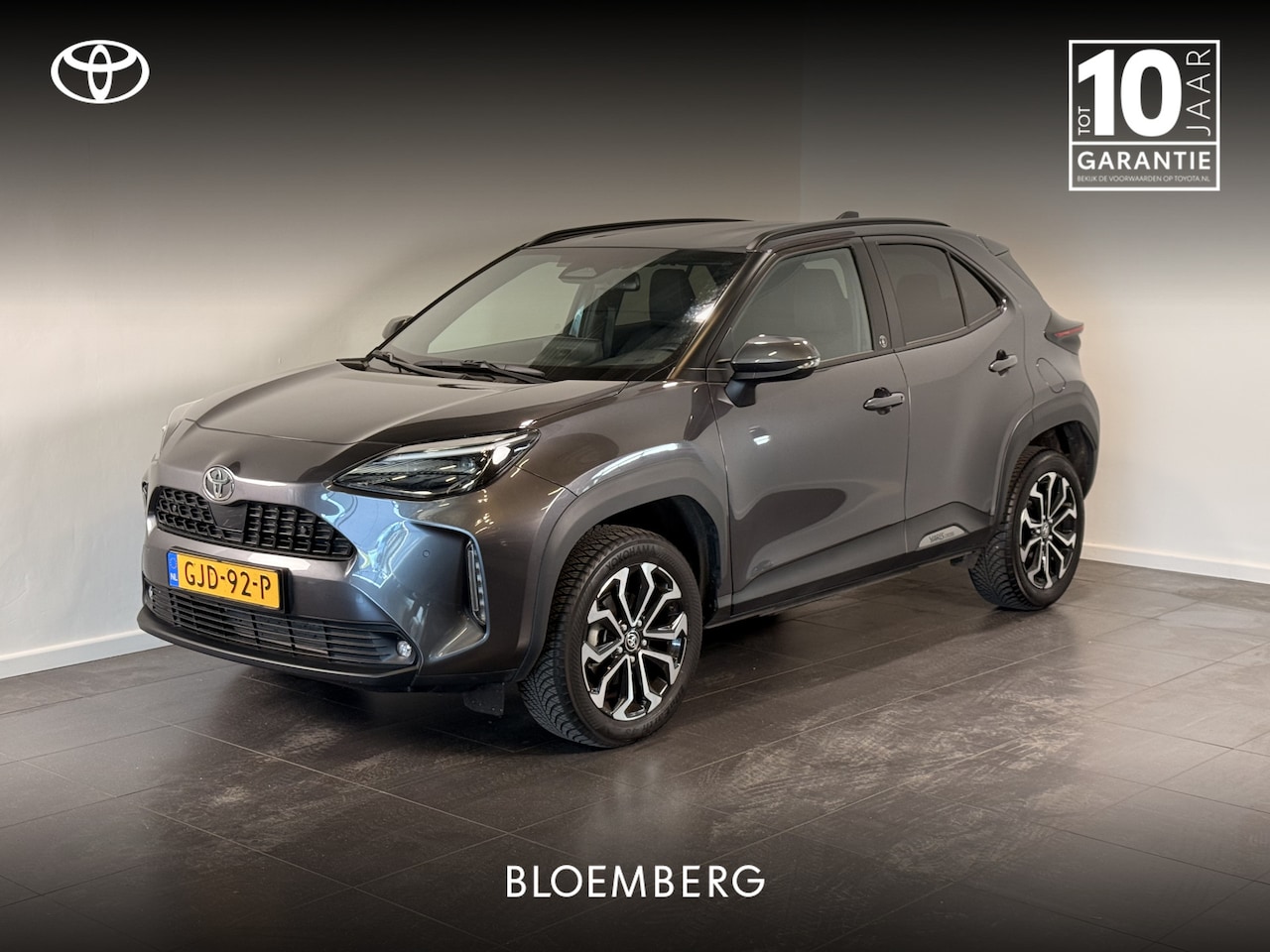 Toyota Yaris Cross - 1.5 Hybrid 130 First Edition | Stuur / Stoelverwarming | Parkeersensoren | All season band - AutoWereld.nl