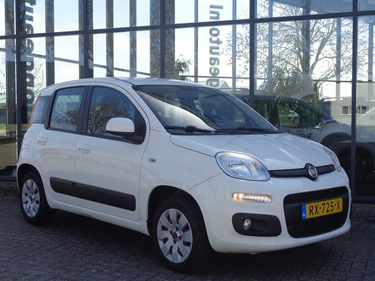 Fiat Panda - 0.9 TwinAir Lounge 5 pers Airco Trekhaak Elektrisch pakket Bluetooth Zuinig Hoogzit NL Auto - AutoWereld.nl
